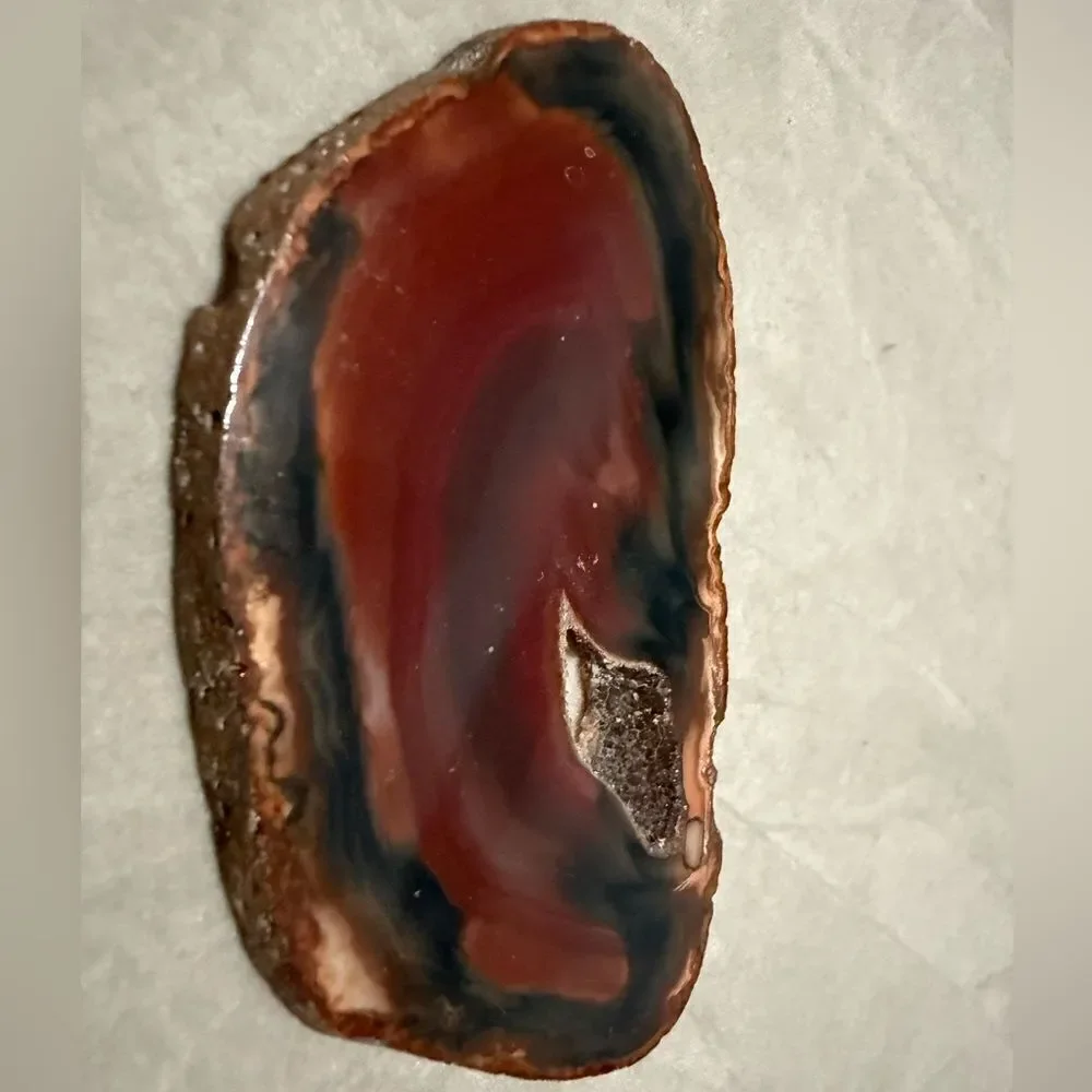 Polished Agate Slice – Natural Crystal Geode with Red & Black Bands